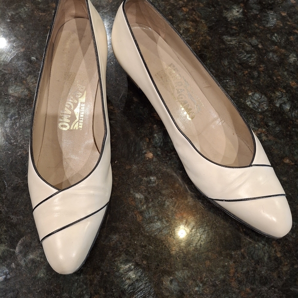 Salvatore Ferragamo Shoes - Salvatore Ferragamo Cream Heels with Black Trim (Restored)